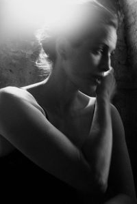 Anne wipes off the lipstick